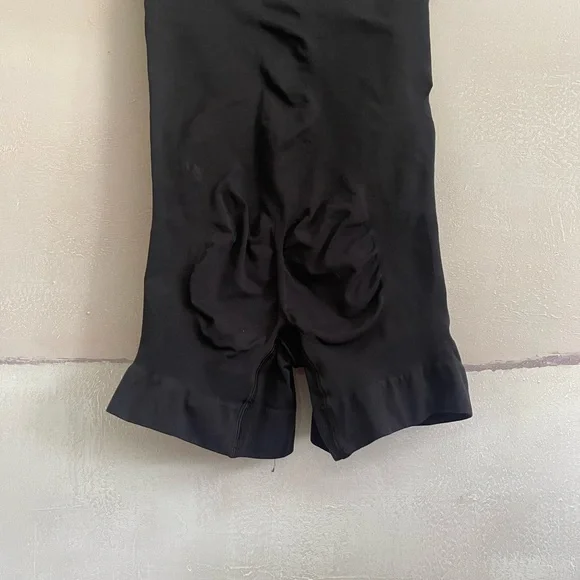 Skims Black shortie bodysuit Size M - Picture 4 of 5